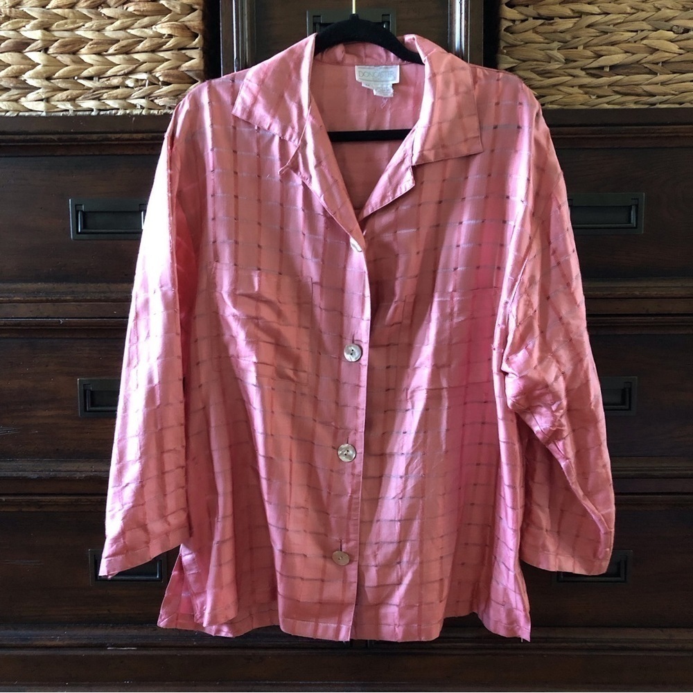 Vintage Doncaster pink 100% silk oversized window button down blouse in size M